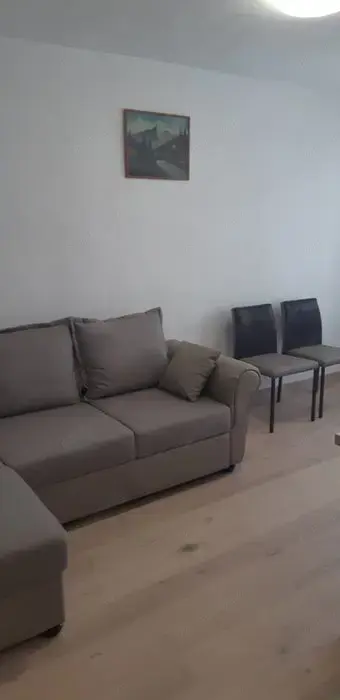 Ofer spre vanzare garsoniera in zona Eroi Revolutiei 