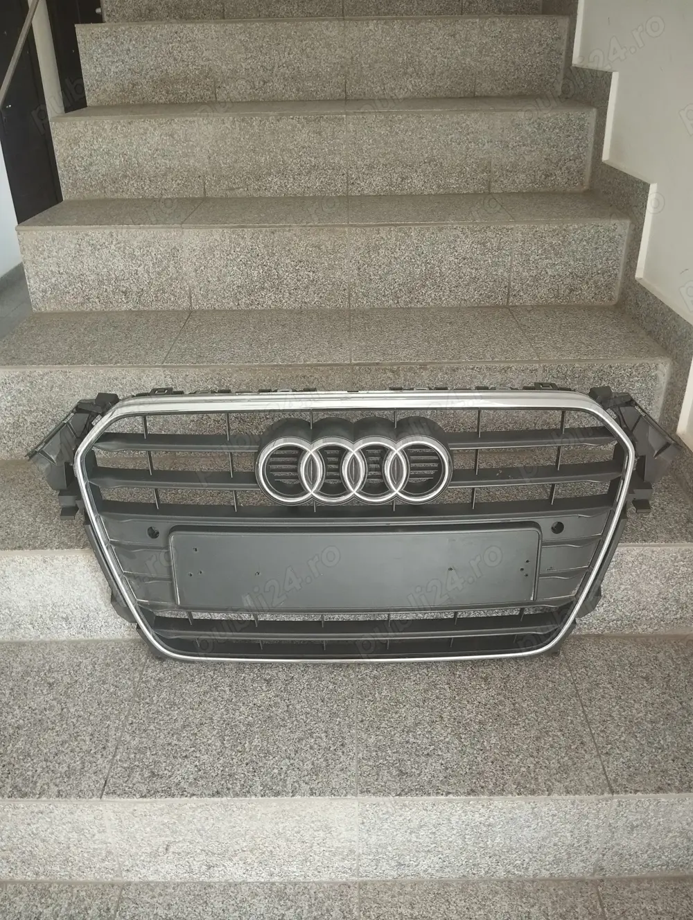 Grila radiator Audi A4 B8 