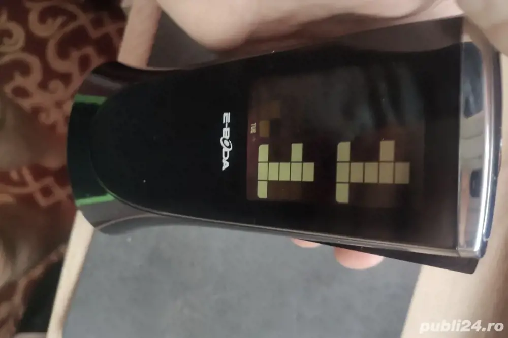 Ceas de birou cu afișaj si proiectie pe tavan perete