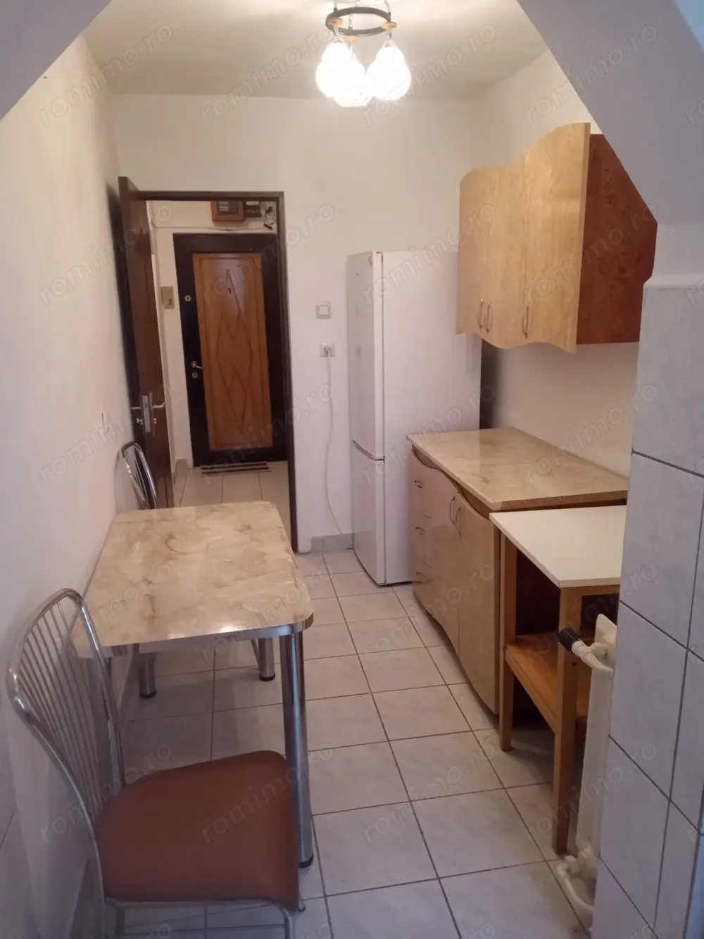 Ofer spre inchiriere garsoniera in zona Baba Novac