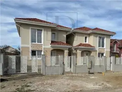 Duplex individual superb - 5 camere - zona excelenta - canalizare - despartit prin camera tehnica- a