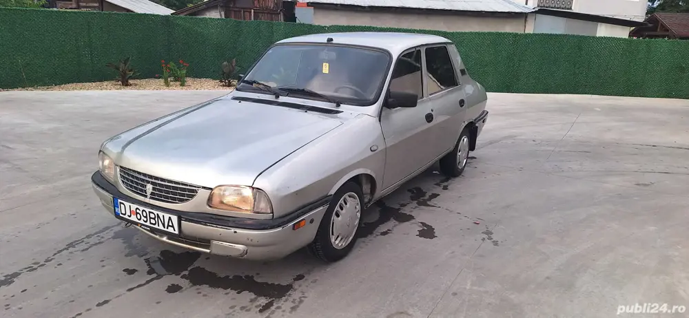 vand 2 dacii pe injectie 