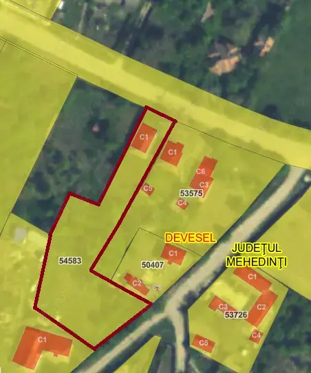 Casă bătrânească de vânzare în sat Devesel, județul Mehedinți