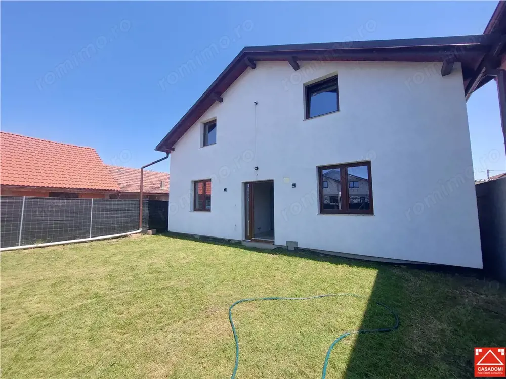 PRET REDUS!!! Casa parter cu pod mansardabil in Livada