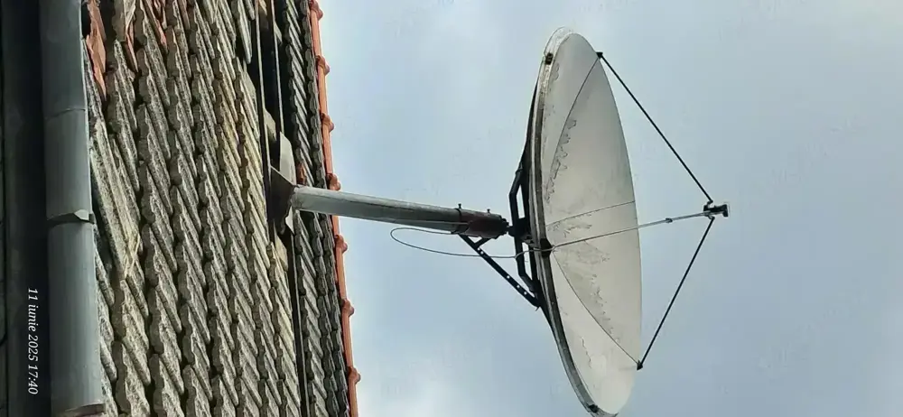 Antena parabolica diametru 1,80m, sistem recepție program TV,radio, internet