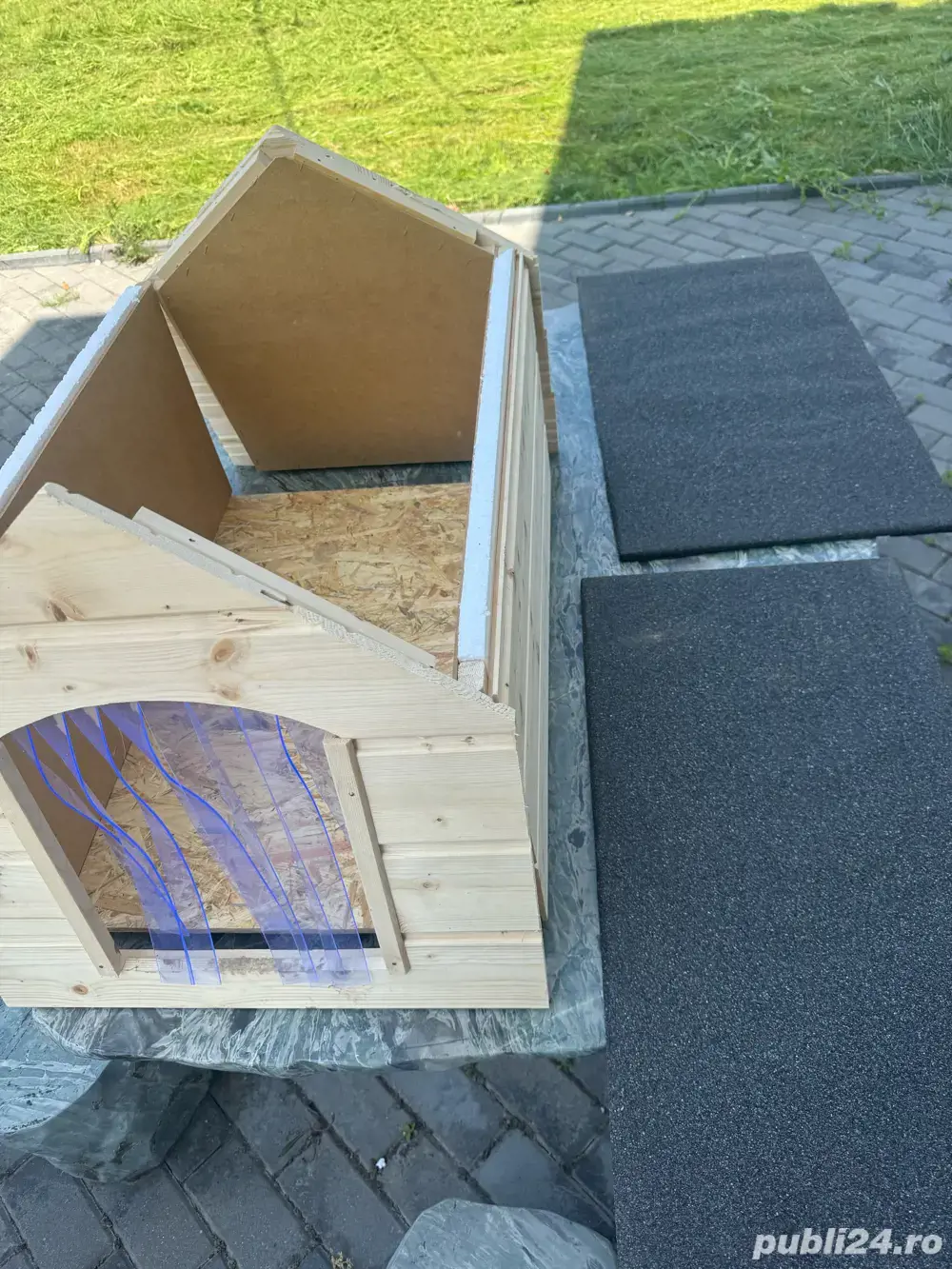 Vând căsuță cățel