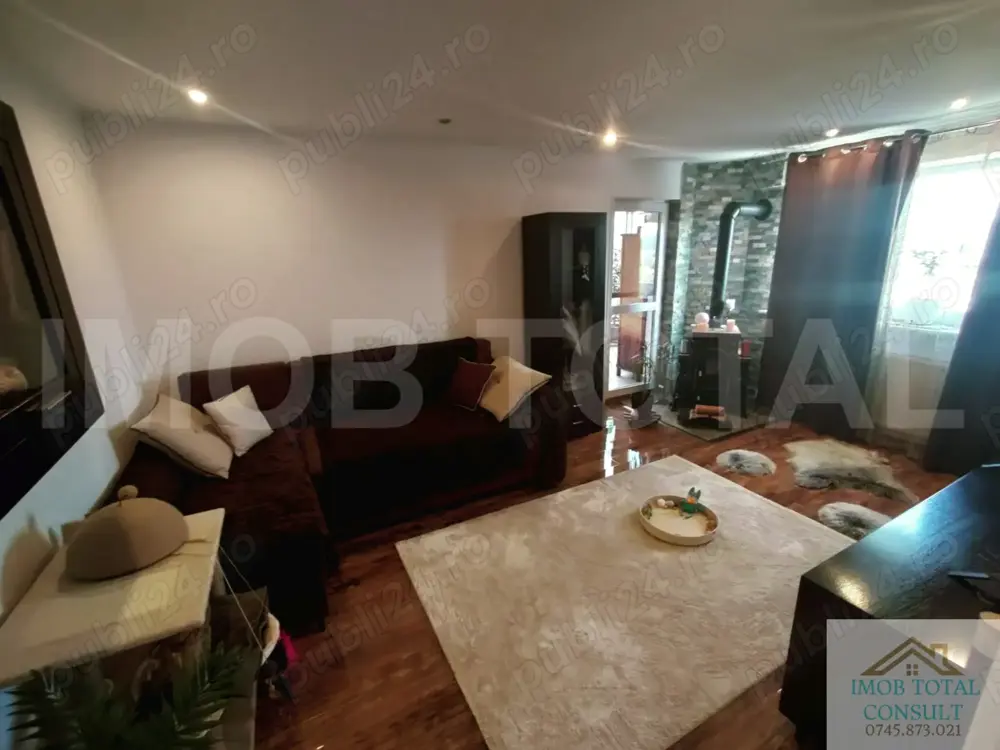 Apartament 4 camere Centru, partial mobilat Apartament 4 camere Centru, partial mobilat