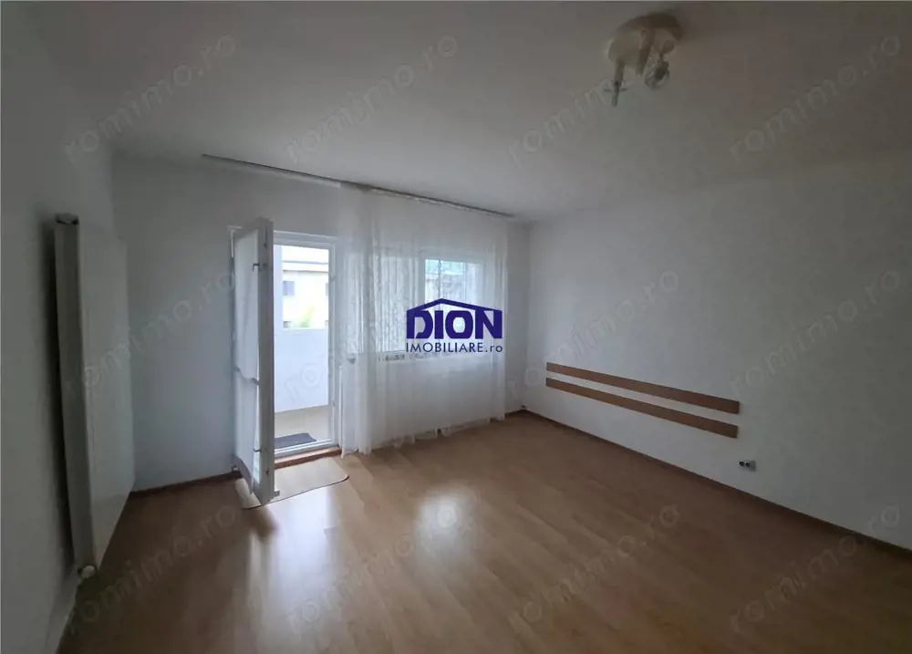 Mall Vitan  -  Calea Vitan  adiacent