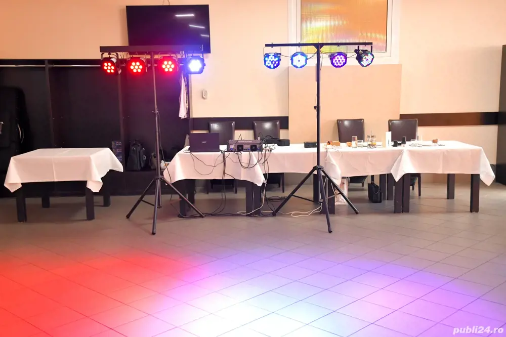 DJ botez 1000 RON cameraman nuntă fotograf cununie cabină foto arcadă de baloane fum dansul mirilor 