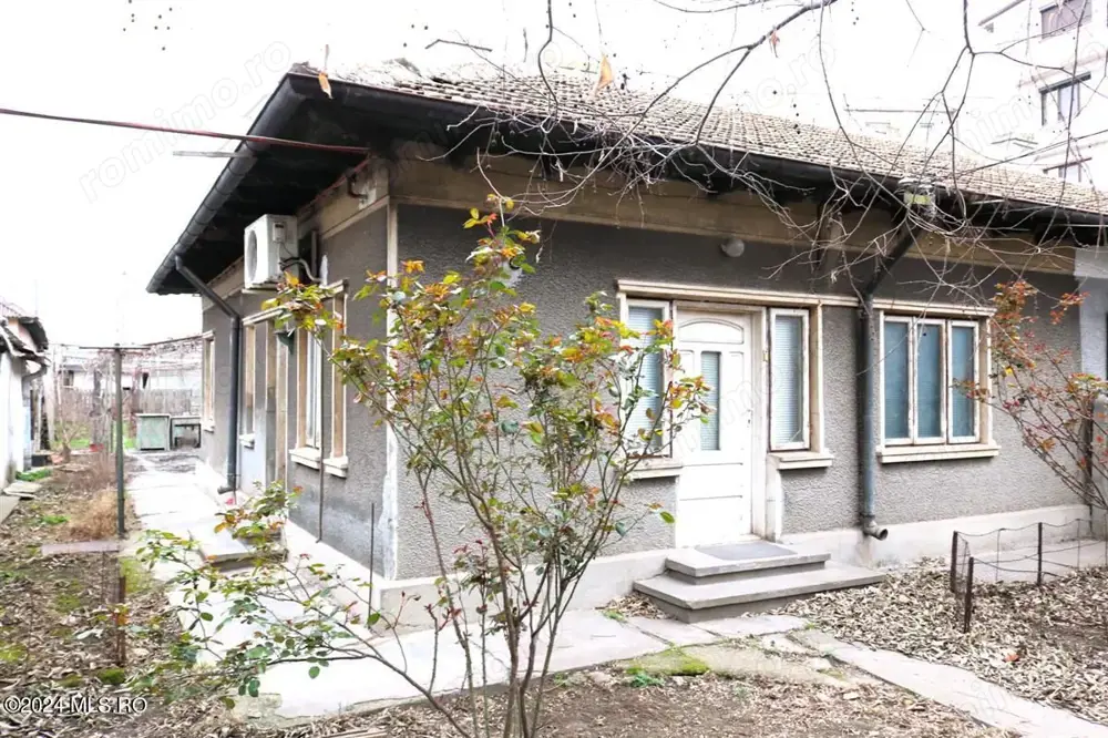 Gara - Spitalul CFR - Str. Scolii, casa din caramida, teren 380 mp!