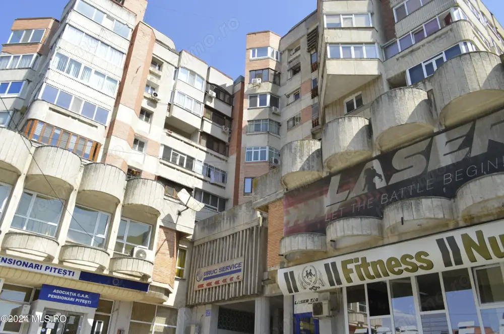 Centru - Apartament 4 camere - 103 mp, 3 balcoane, loc de parcare! Centru - Apartament 4 camere - 103 mp, 3 balcoane, loc de parcare!