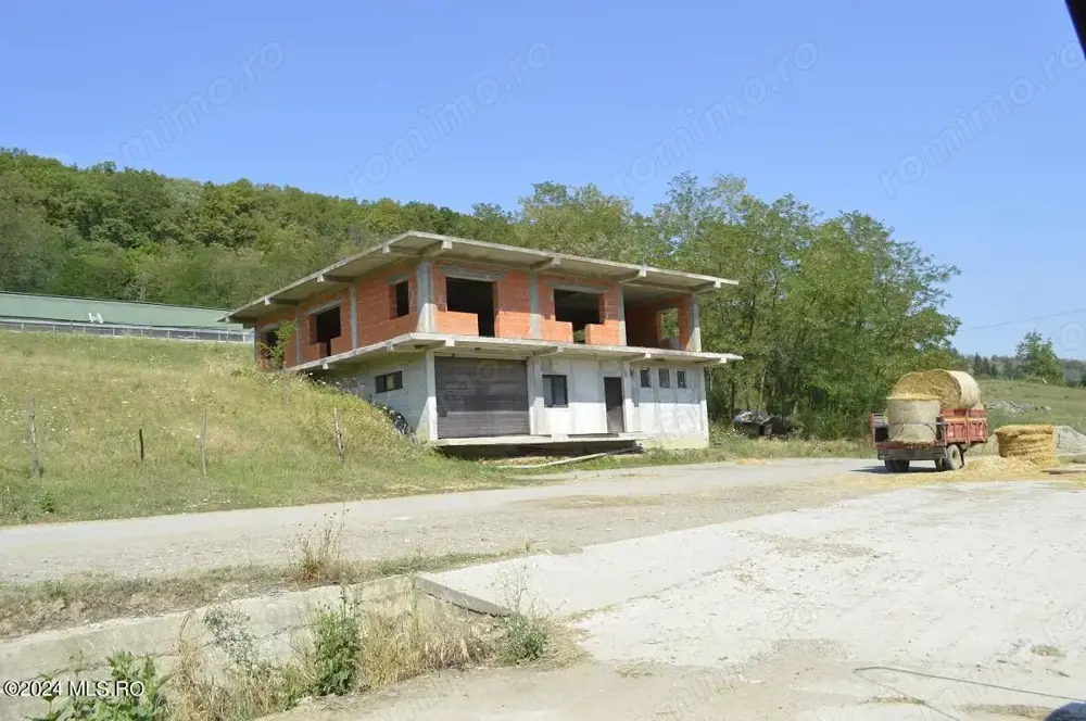 Bogati - Glimbocel, cladire cu suprafata utila 538 mp, teren 1000 mp