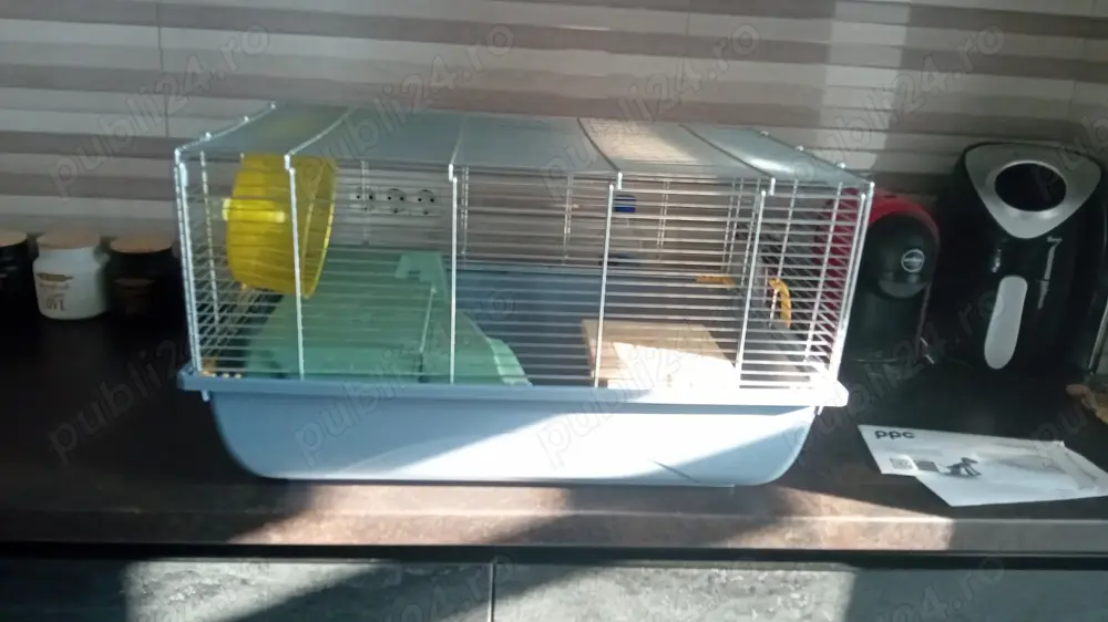 Vând cusca de hamster Vând cusca de hamster