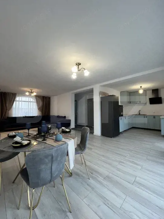 Casa P+1 cu un design deosebit, zona Metro