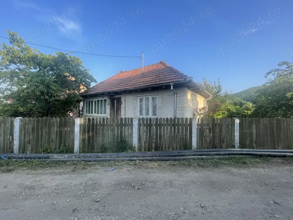 Casă de vânzare în Târgu Ocna   zonă excelentă, aproape de facilități!  Casă de vânzare în Târgu Ocna   zonă excelentă, aproape de facilități!