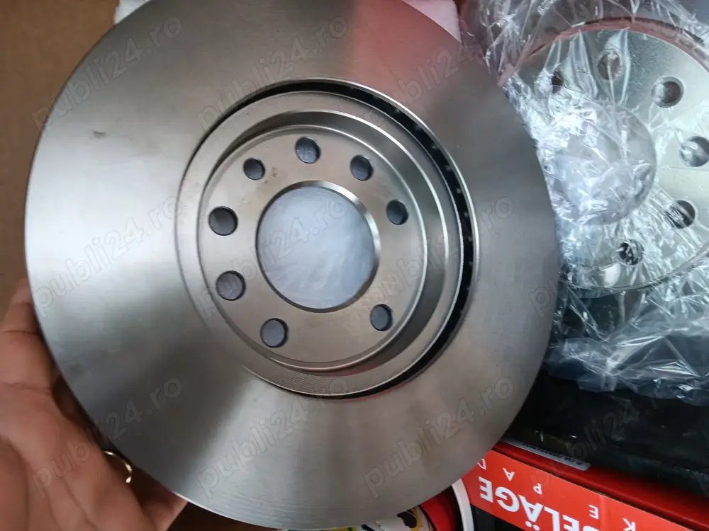 Vând discuri și plăcuțele de frana