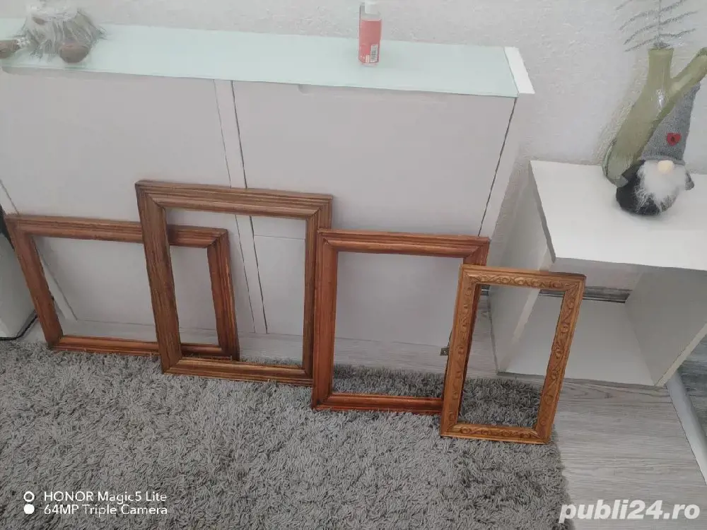 Rame de lemn lăcuit 