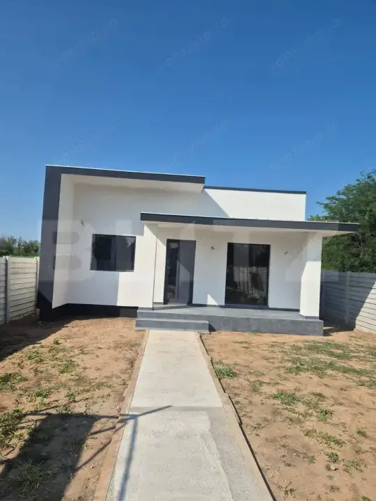 Casa de vanzare, 80 mp utili, 528 mp teren, zona Robanesti