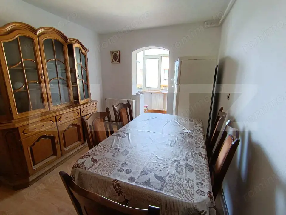 Apartament 3 camere în suprafață de mp67 și garaj sub bloc