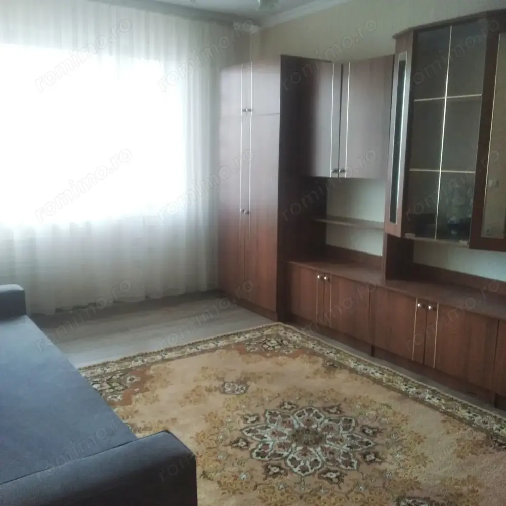 De inchiriat garsoniera in zona Lipovei