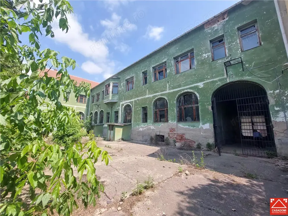 Cladire ultracentrala cu curte privata, pentru activitati diverse