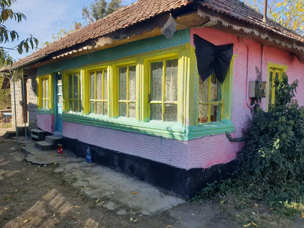 Casă batranească intravilan 