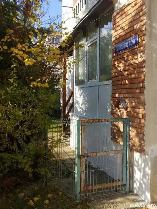 Vând apartament cu 4 camere in Grui 