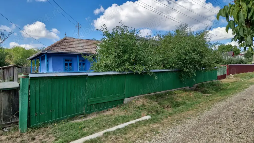 vand casa la tara in Lunca, jud. Botosani