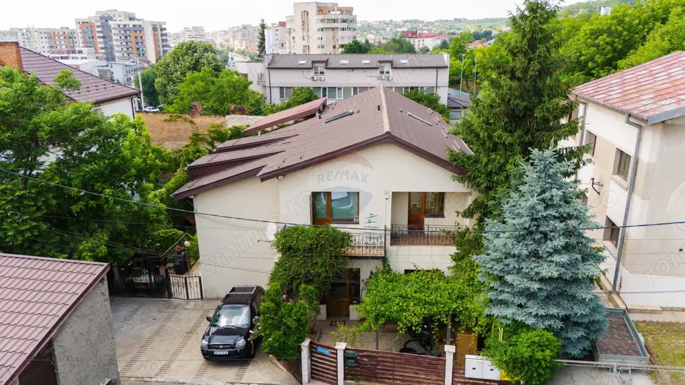 Apartament 3 camere pe strada Păcurari