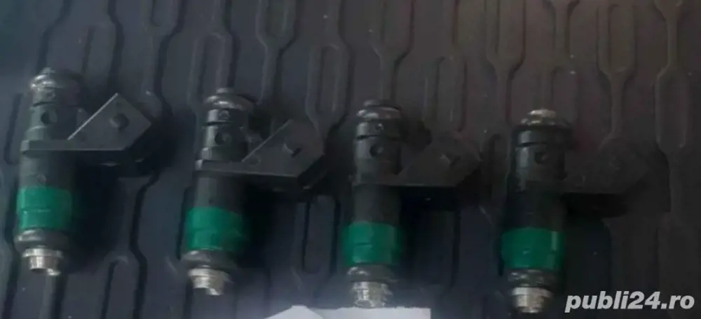 Vând injectoare noi Renault Symbol