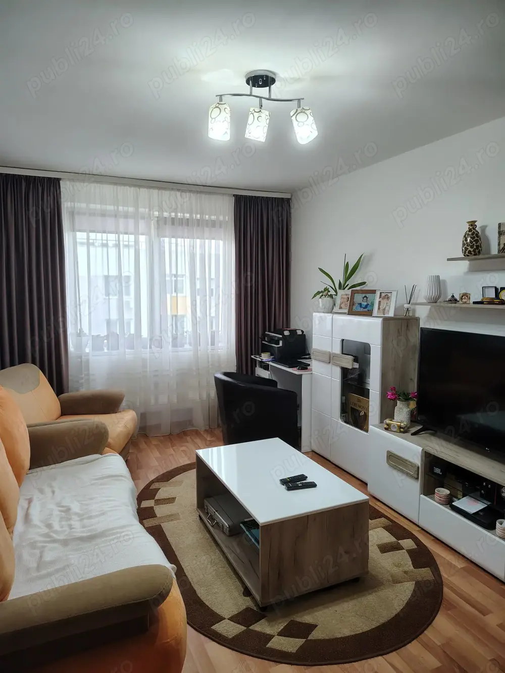 Vând apartament 2 camere, centrală proprie, 80.000 Euro