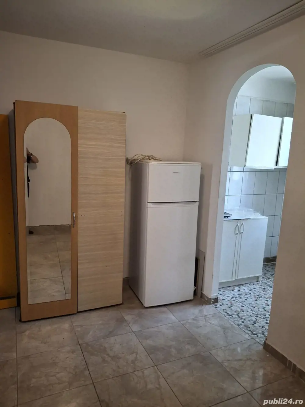 Proprietar ofer spre închiriere garsonieră  confort doi  , etaj 2   4 la cinci minute de mers pe jos