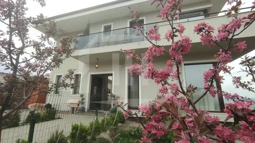 Casa individuala 4 camere 130 mp utili, 426 mp teren, la cheie