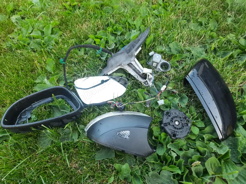 Vand piese oglinda dreapta Volkswagen Passat CC 