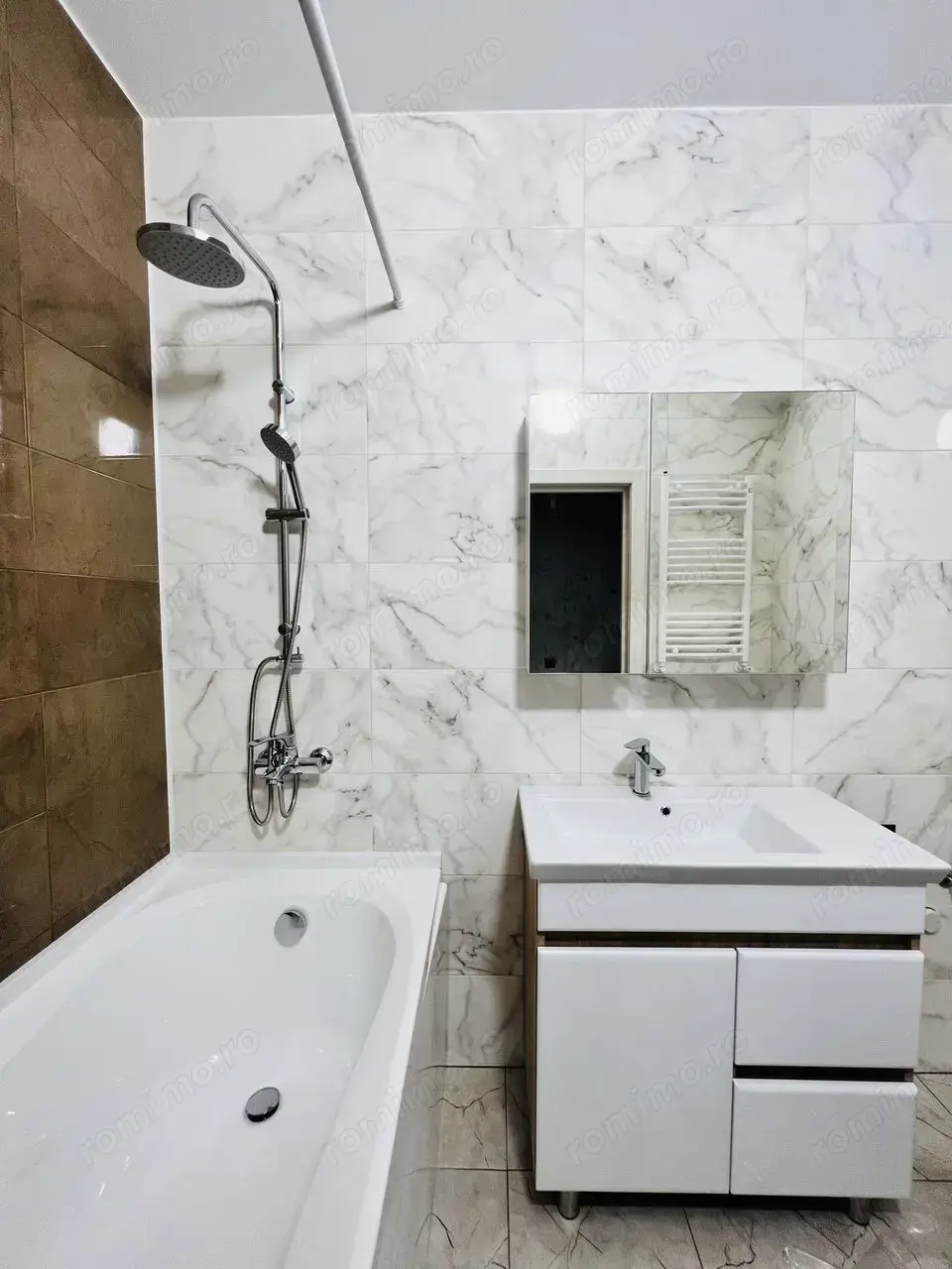 Apartament cu 2 camere de inchiriat in zona Circumvalatiunii Apartament cu 2 camere de inchiriat in zona Circumvalatiunii