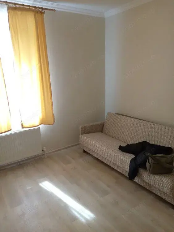 De inchiriat garsoniera in zona Dambovita