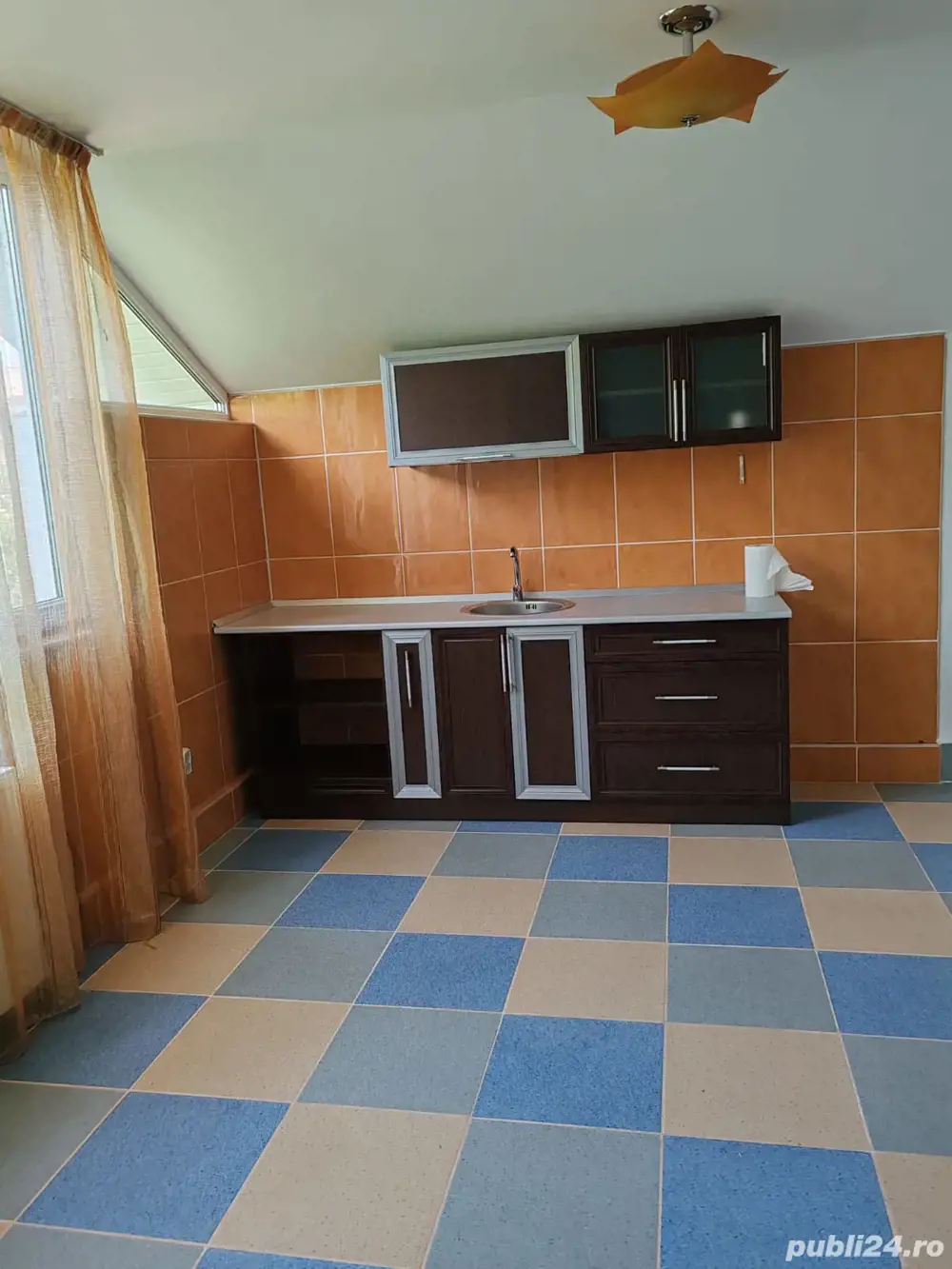 OFERTA*Inchiriere ap.3 cam in vila .Slobozia .M.Eminescu cu N.Balcescu 