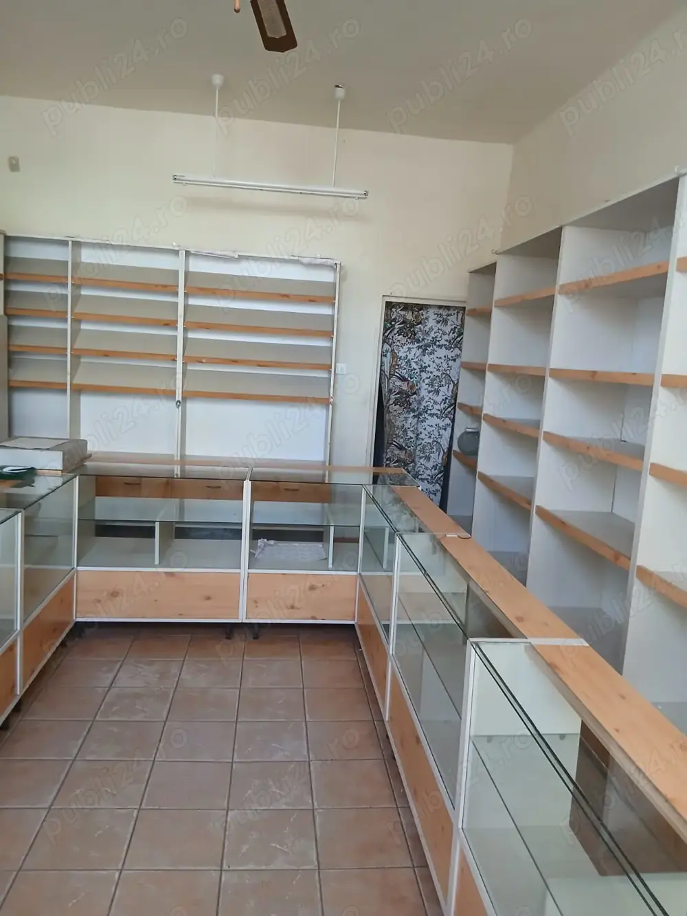 Închiriez spatiu comercial Închiriez spatiu comercial