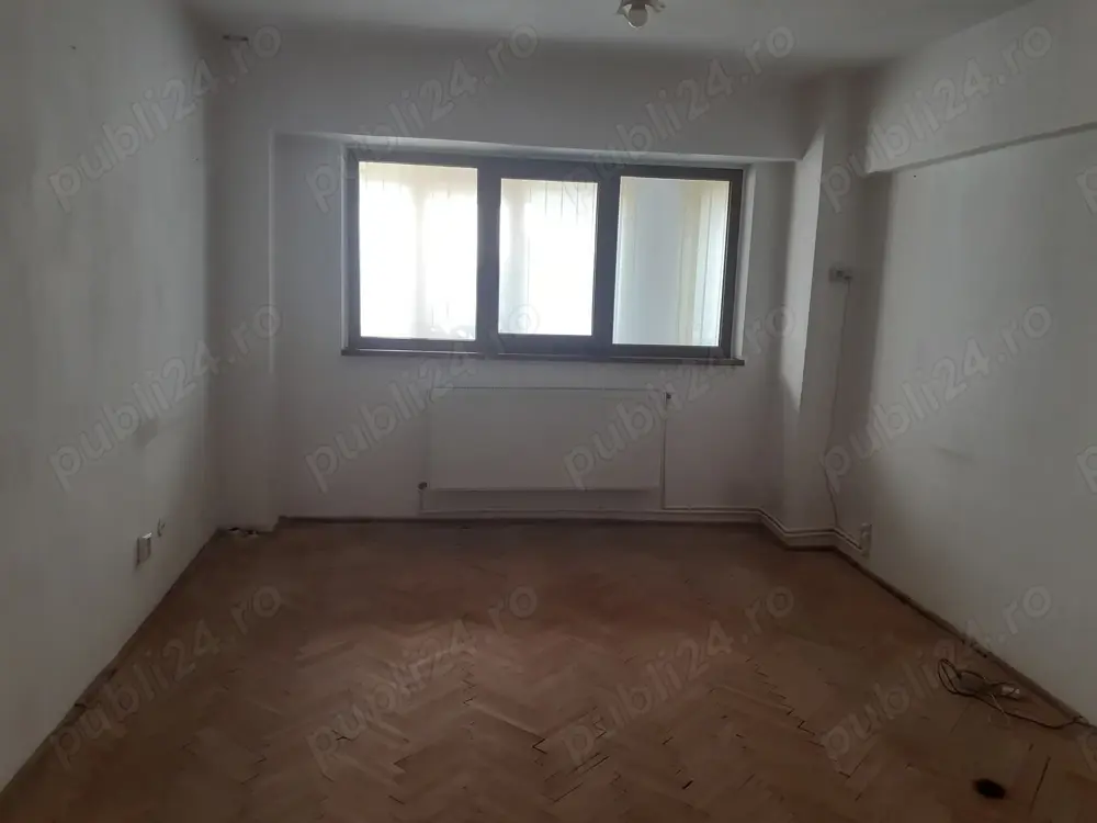 Vanzare Apartament 1 cam. cf.1 dec., parter cu balcon, suprafata totala 44.mp., Bld. Dorobantilor   