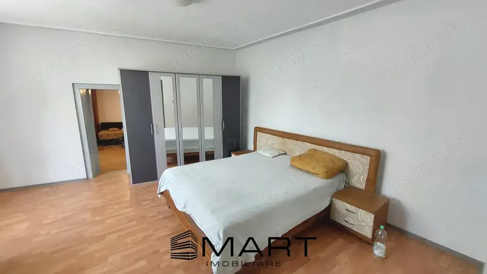 Casa cu 8 camere + 800mp teren Cisnadie zona Centrala