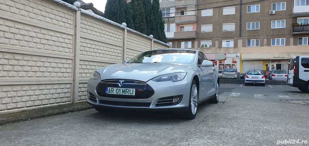 vand Tesla s85 incarcare gratuita pe viata