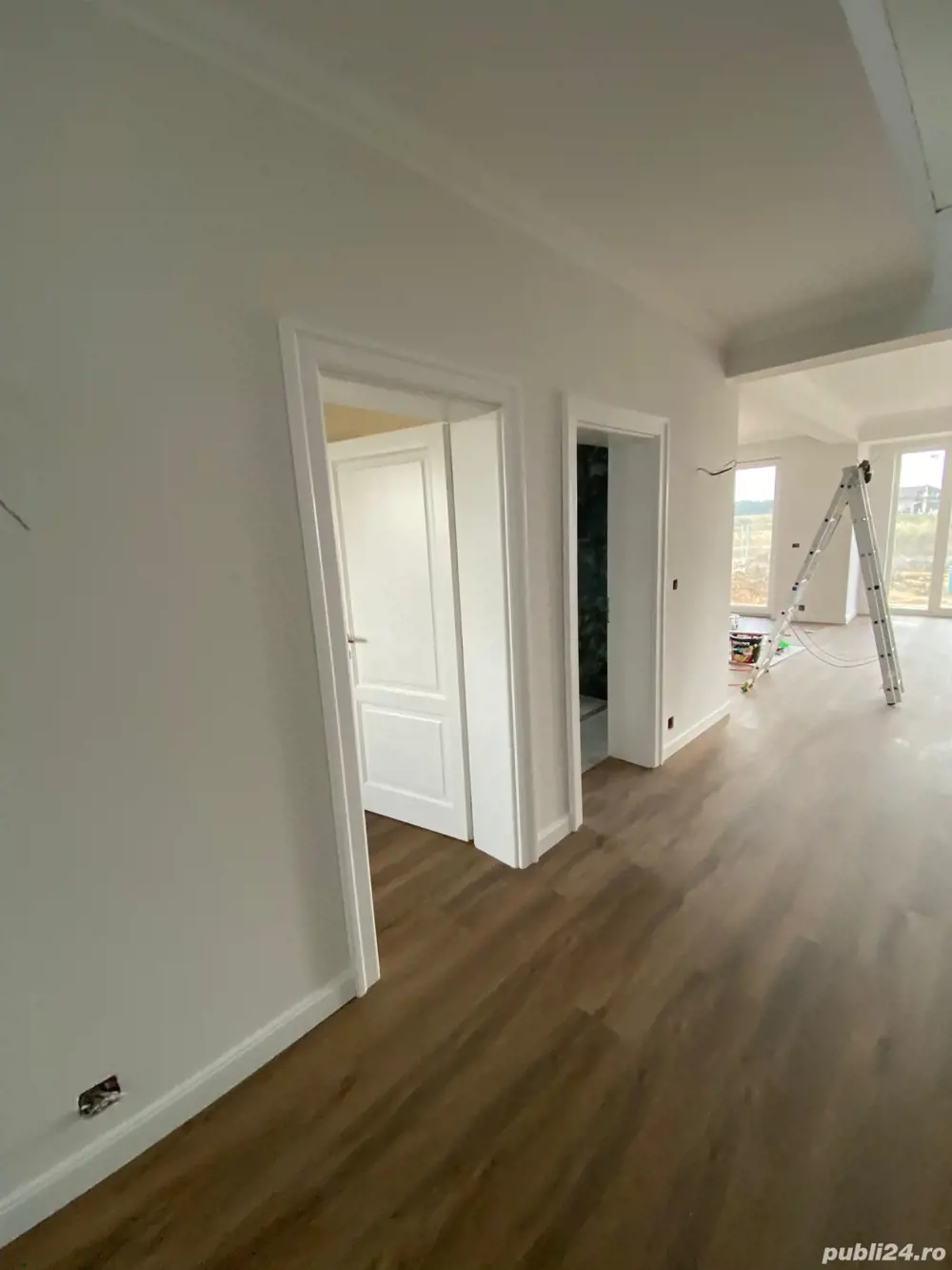 Execut finisaje interioare și exterioare 