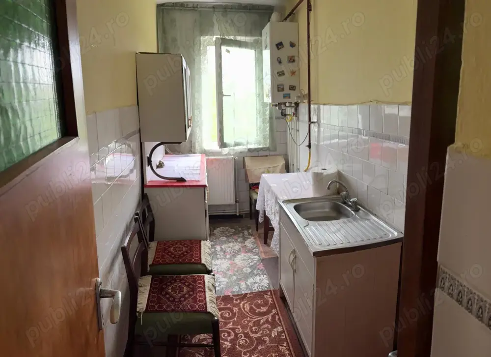 Proprietar, vând ap 2 camere, et 3 din 4, centrala termica   