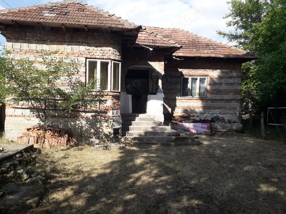 Vand casa si teren 842 mp, la strada principala - Comuna Bunesti, jud. Valcea Vand casa si teren 842 mp, la strada principala - Comuna Bunesti, jud. Valcea