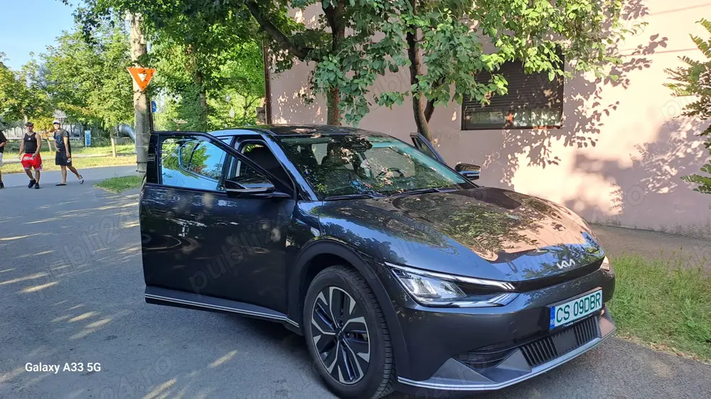 Kia EV6 inmatriculata 2 km Garantie 7 ani - 31.990 Euro cu tva inclus