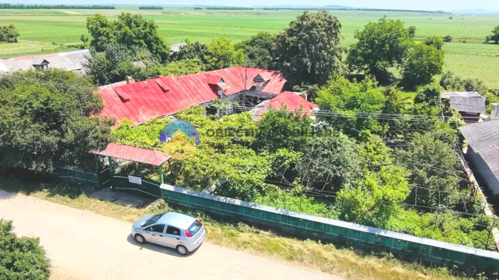 Casa cu teren SLOBOZIA, langa orasul ROZNOV
