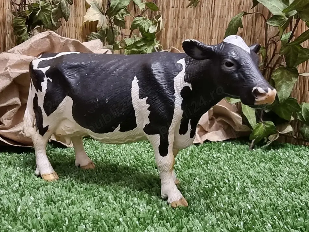 Figurina Schleich, vaca Holstein neagra