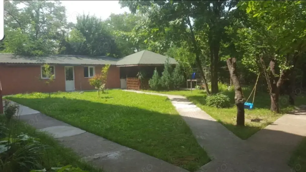 Duplex. 4 camere. Lux  Metrou Aparatorii Patriei.