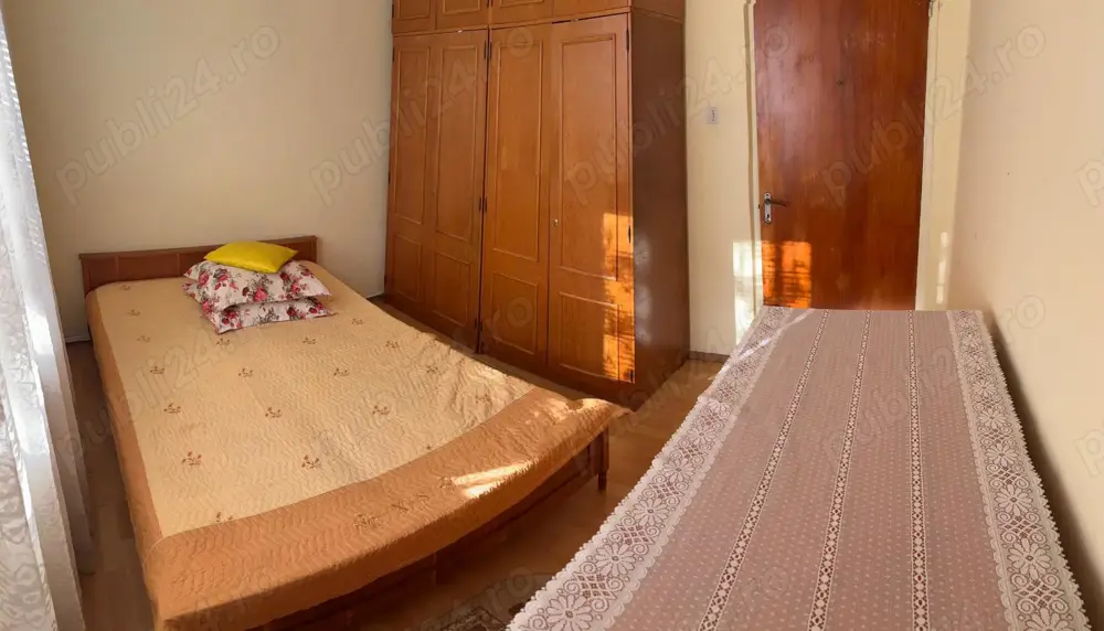 Proprietar,  vand ap. 4 camere, etaj 3, centrala proprie