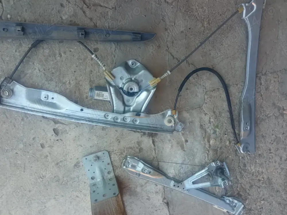 Geam lateral, broască ușă, macara ușă Clio 3